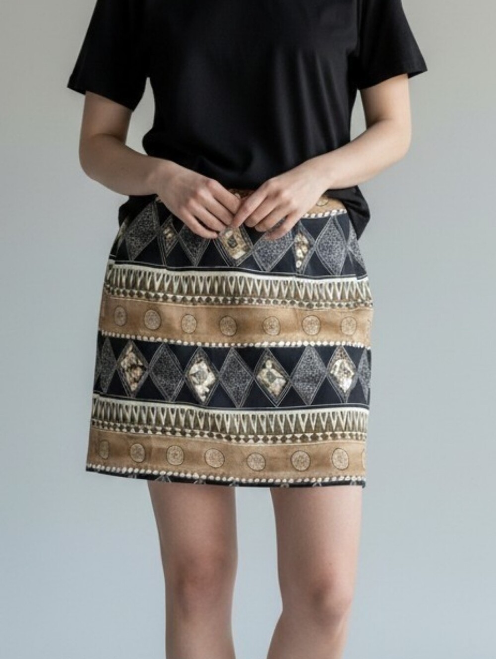 L'Amadei Petite Black & Tan Patterned Mini Wrap Skirt Size 8